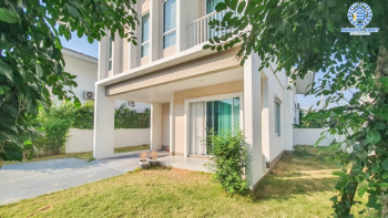 *****บ้านเดี่ยวมือสองย่านสมุทรปราการ ม.คณาสิริ บางนา เนื้อที่กว้างขวางถึง 50 ตร.ว. ฟังก์ชัน 3 ห้องนอน 2 ห้องน้ำ 2 ที่จอดรถ แถมฟรี! 3 เครื่องปรับอากาศ, 2 เครื่องทำน้ำอุ่น บ้านใหม่ เฟอร์นิเจอร์พร้อมอยู่ บนทำเลไม่ไกลจากสนามบินสุวรรณภูมิ ใกล้ทางด่วน "บางนา-บางปะกง"